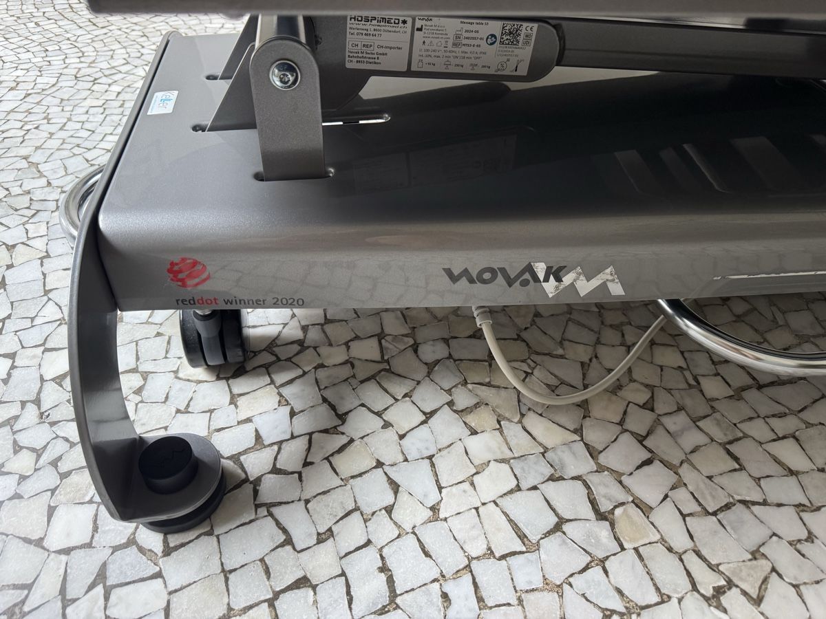 Sedie a sdraio: Behandlungsliege NOVAK elektrisch neuwertig – Nuovo (secondo la descrizione) da Bern venduto da figureskater 1
