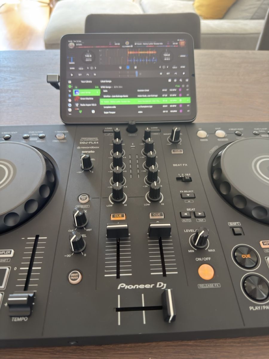 Pioneer Console di mixaggio: DJ Controller Pioneer DDJ-FLX4 New – Nuovo (secondo la descrizione) da Zürich venduto da Rocola26 8