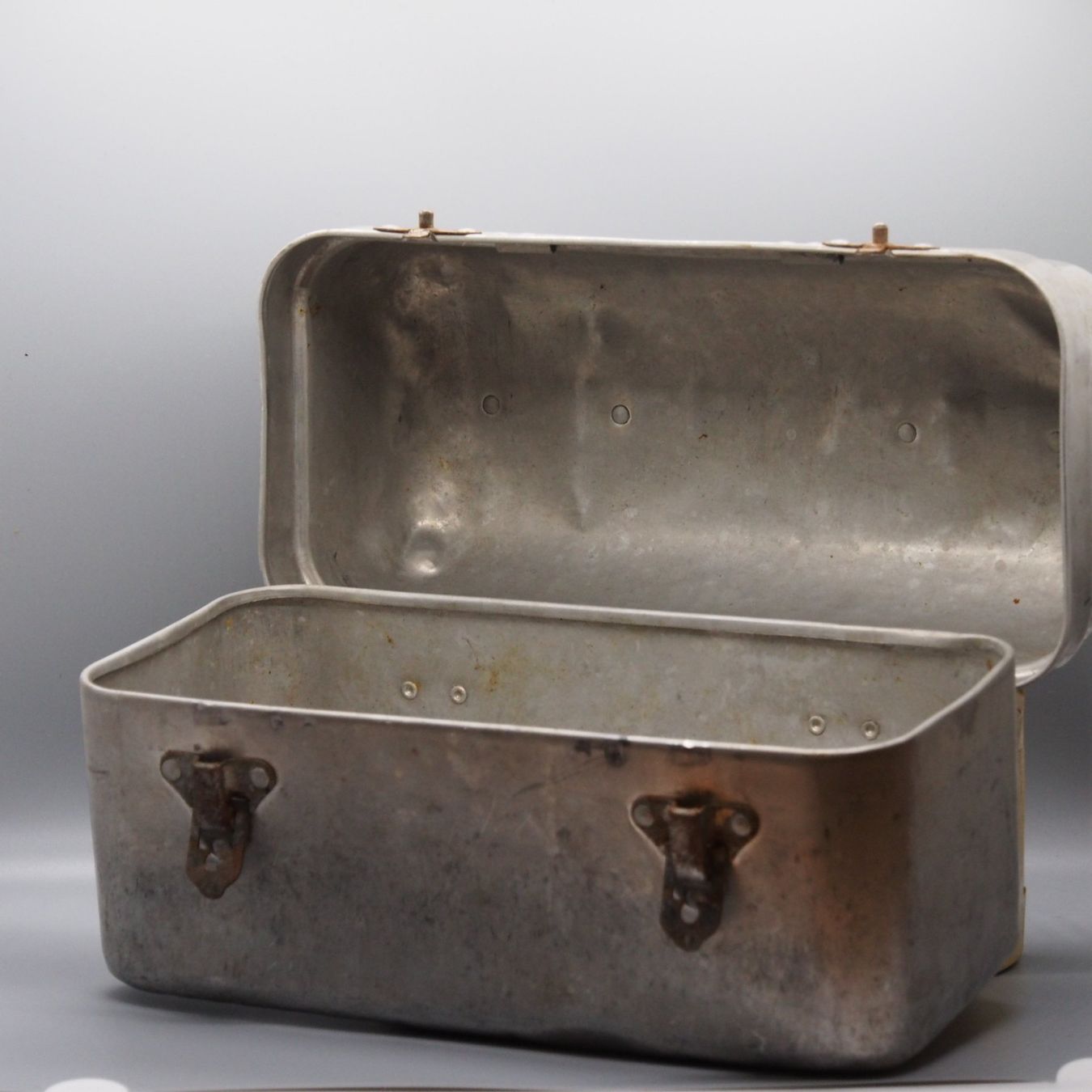 Recipients et similaires: Lunchbox silber – D'occasion à Schalunen par schwabspielautomaten 1