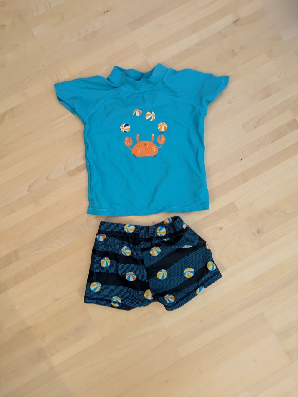 Costumi da bagno: Badekleider mit UV-Schutz Gr. 80/86 – Usato da Bern venduto da macsandra