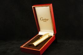 Cartier Feuerzeug mit Rubin Goldauflage 20 µm dick!