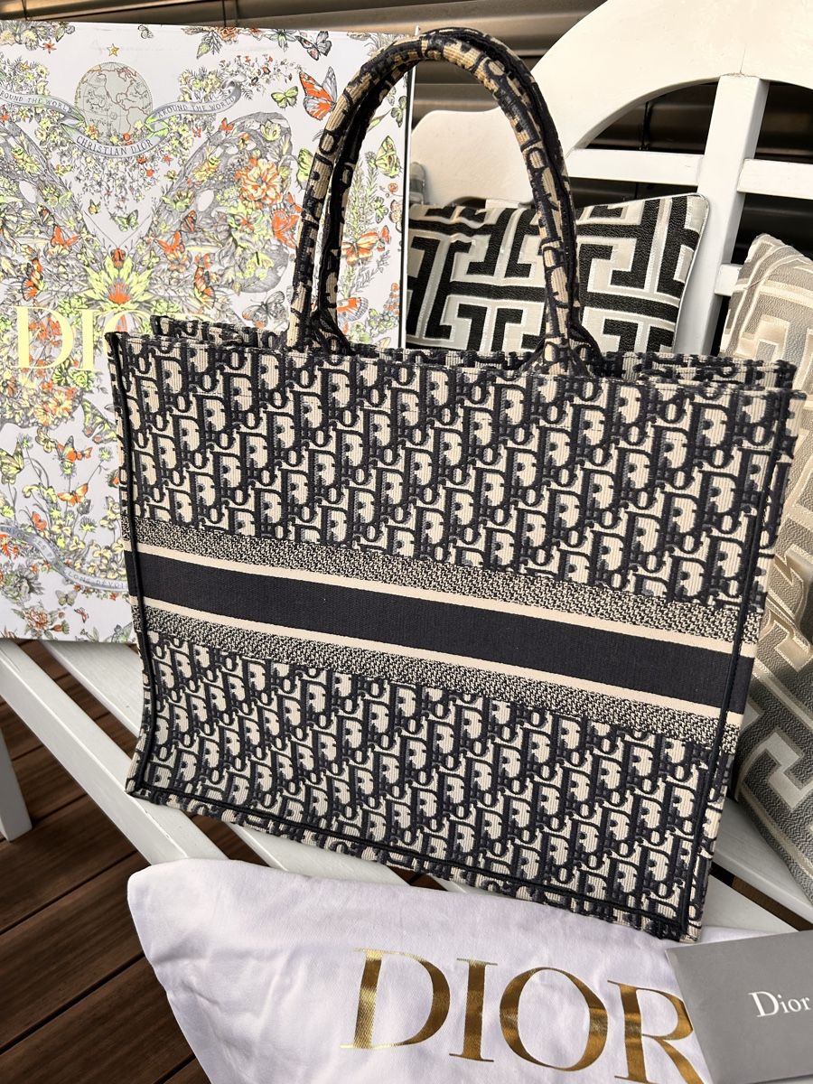 Dior Borse da donna: Dior Book Tote – Nuovo (secondo la descrizione) da Rotkreuz venduto da Annie_87 5