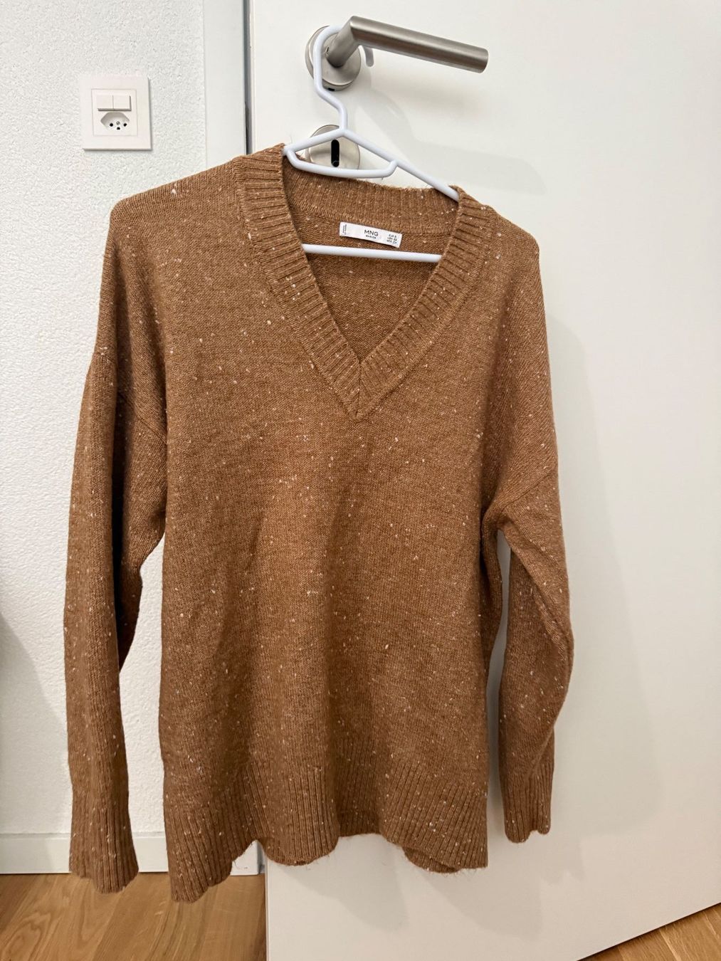 Mango Pulls & Sweat-shirts: MNG basic sweater – D'occasion à Chardonne par ana_rpr2