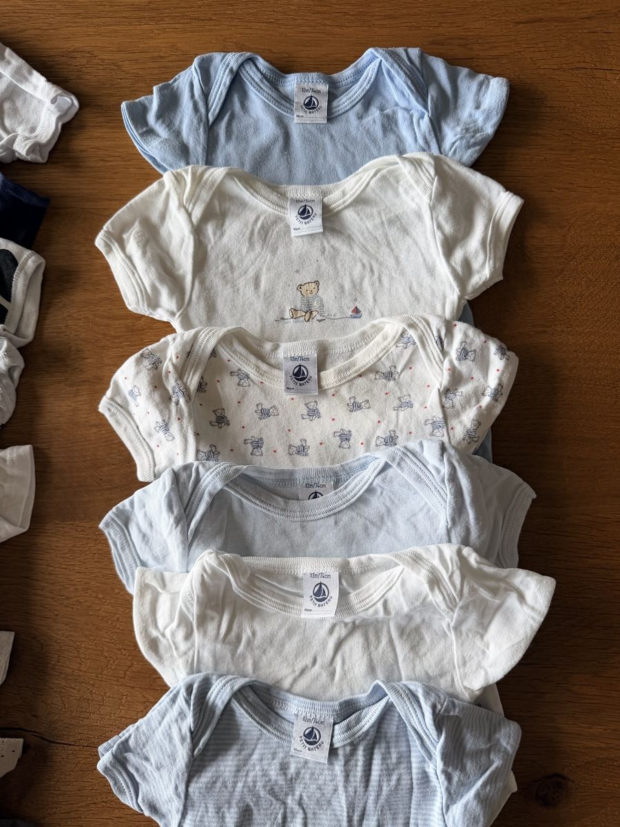 Lotti & Set di vestiti: Kleiderpaket Bodies 12M – Usato da Männedorf venduto da ana_nln9 4