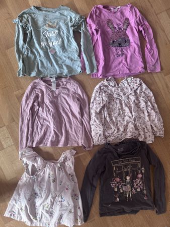 6 Mädchen Shirts 128