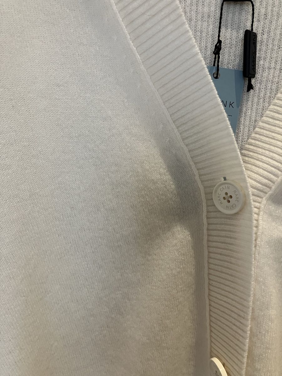Marc Cain Giacche: Wunderschöne Strickjacke in Wollweiss – Nuovo e nell'imballaggio originale da Flurlingen venduto da Tobia04 1
