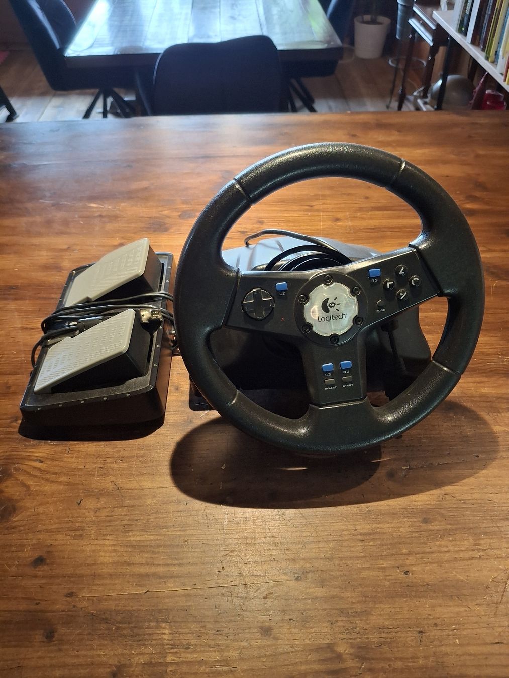 Controller: Logitech Driving Force Rennlenkrad  – Usato da Heimenschwand venduto da fahrni01