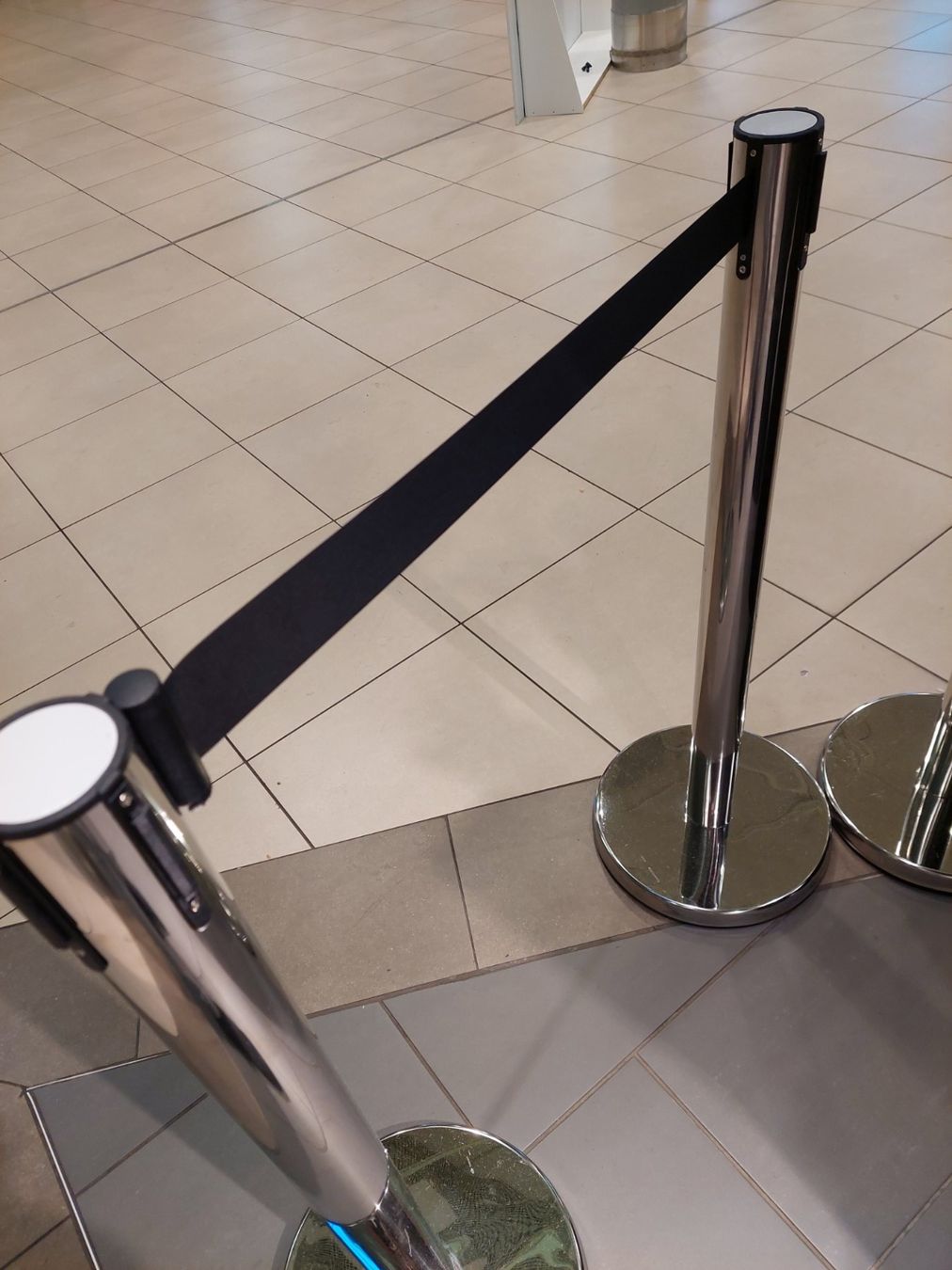 Altro in Decorazioni & Accessori: Absperrbänder / Personenleitsystem – Nuovo (secondo la descrizione) da Lyss venduto da sfbuetikofer 1