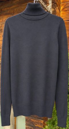 Pull à col roulé noir