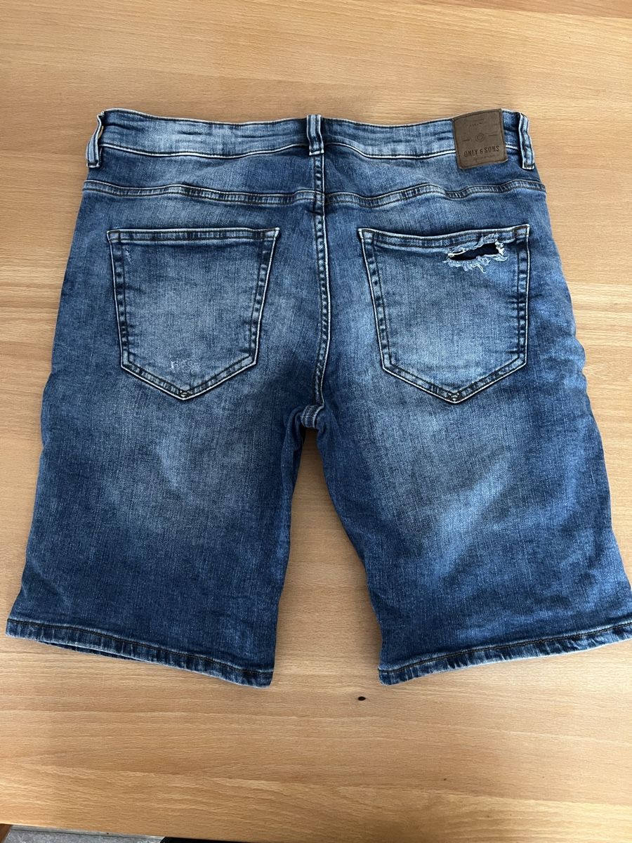 Jeans: 3 kurze Jeans Gr 34  – Usato da Mümliswil venduto da Soccerpat 5