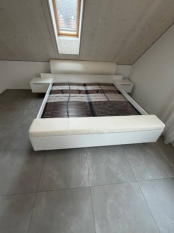 Letti: Elegantes Doppelbett mit Seitenkomoden – Usato da Buch am Irchel venduto da ber_8fgp 1