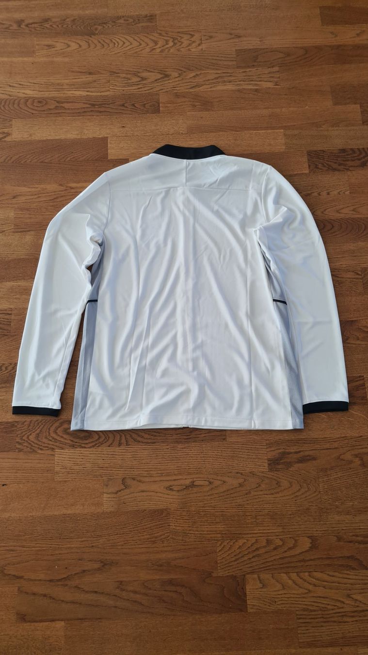 Nike Jacken: Nike Trainerjacke – Gebraucht aus Luzern von fab_hb2k 1