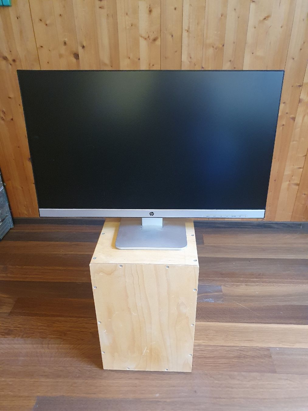 Hewlett Packard Monitore: HP 27q Bildschirm – Gebraucht aus Neuhausen von Val3e_