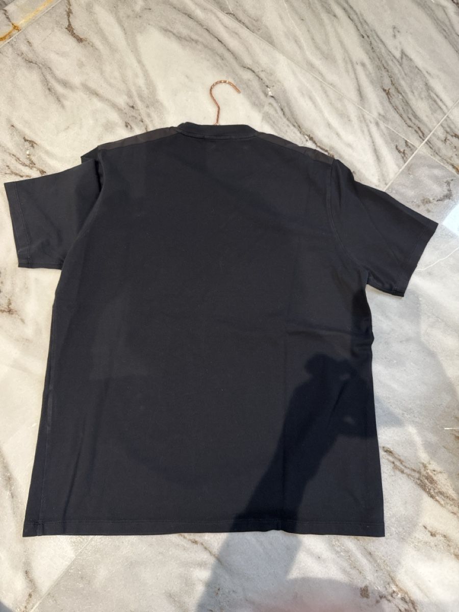 T-Shirts: T-shirt Prada Homme Noir Taille XL - Élégant et Confortable – Neu (gemäss Beschreibung) aus Studen BE von kim_d27q 1