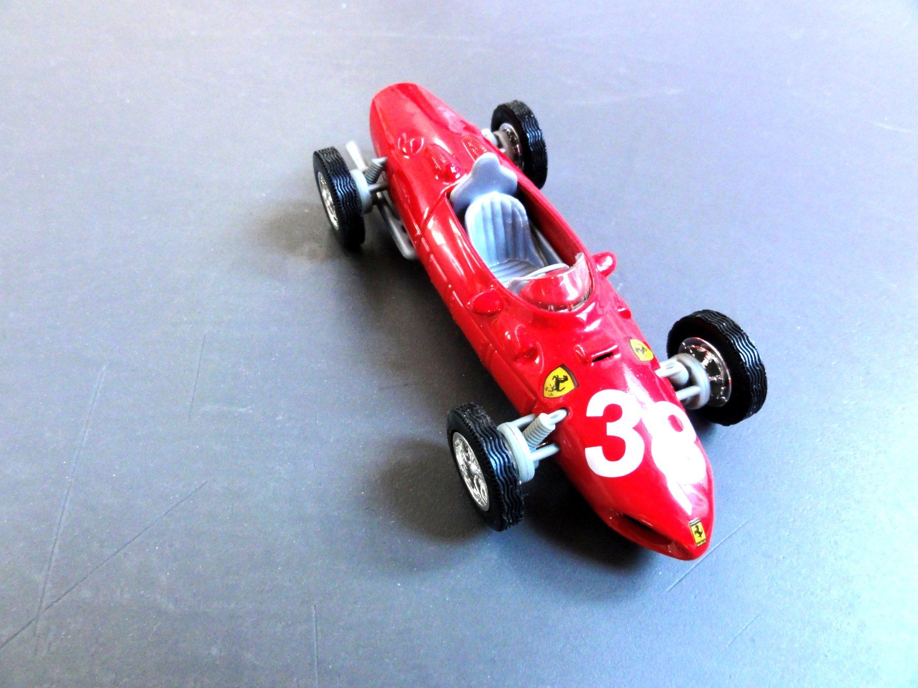 Ferrari Modellini d'auto: Modellauto Ferrari F 156 – Nuovo (secondo la descrizione) da Ebikon venduto da 2297 1