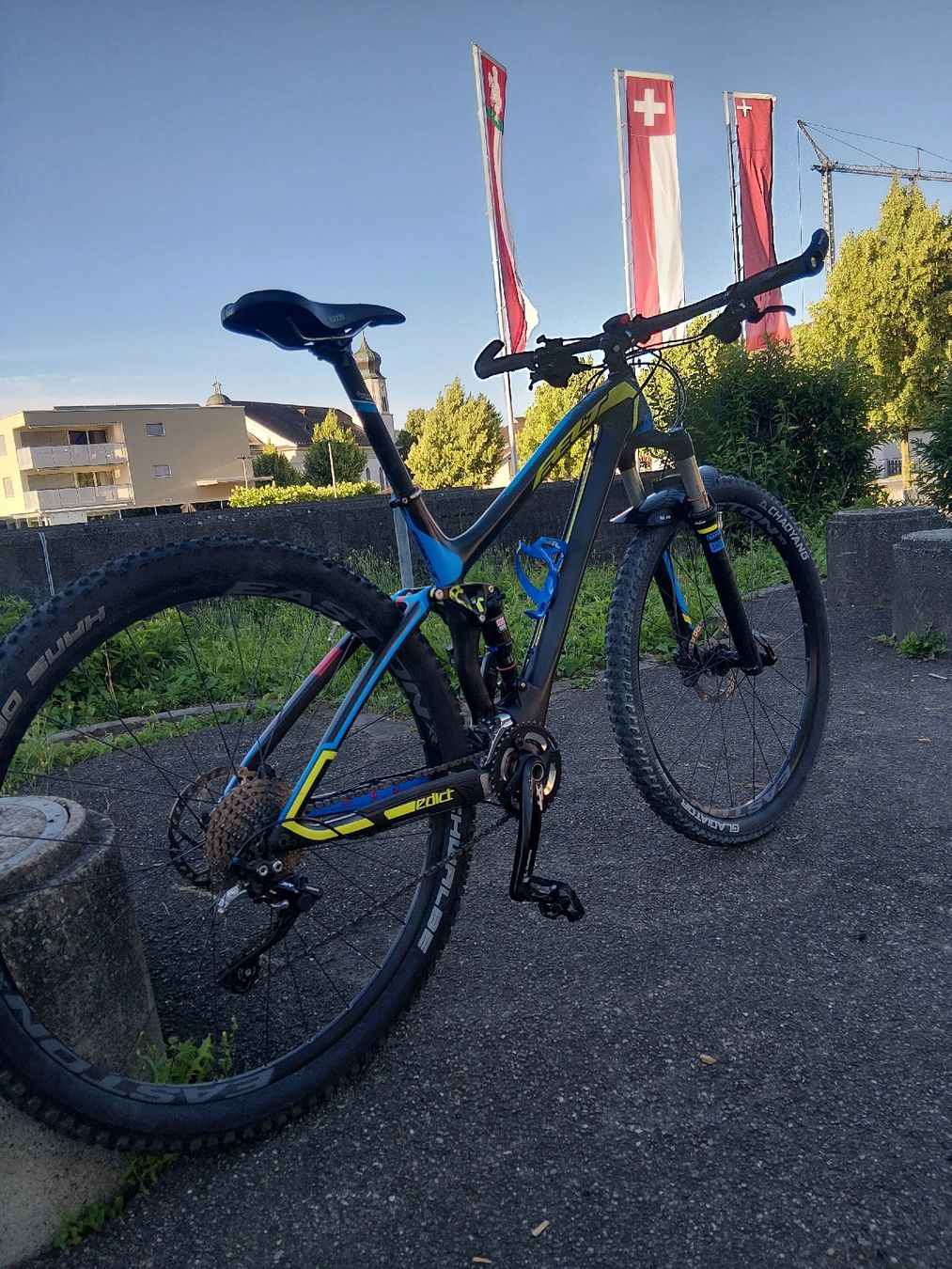Biciclette: mountainbike fully carbon  – Usato da Galgenen venduto da bal_j5v8 1