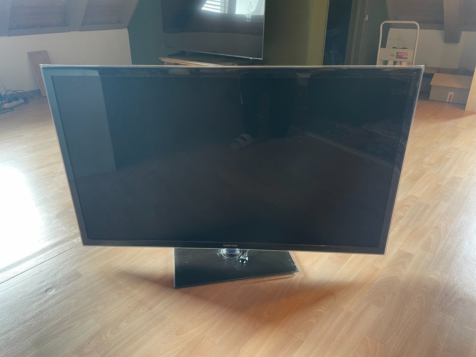 Samsung Televisori: Samsung TV ca. 50-55" – Difettoso da Hombrechtikon venduto da Feldflasche91