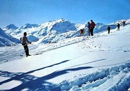 SEDRUN Skilift Cuolm-Val mit Piz Badus
