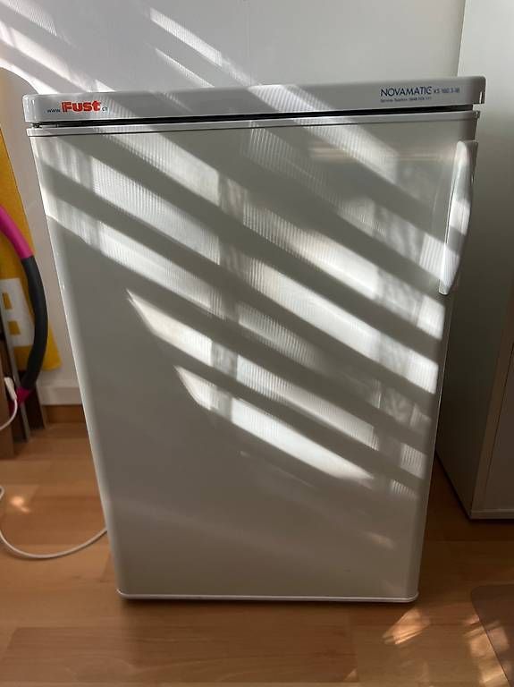 Frigoriferi: Kühlschrank Novamatic – Usato da Winterthur venduto da luap7002