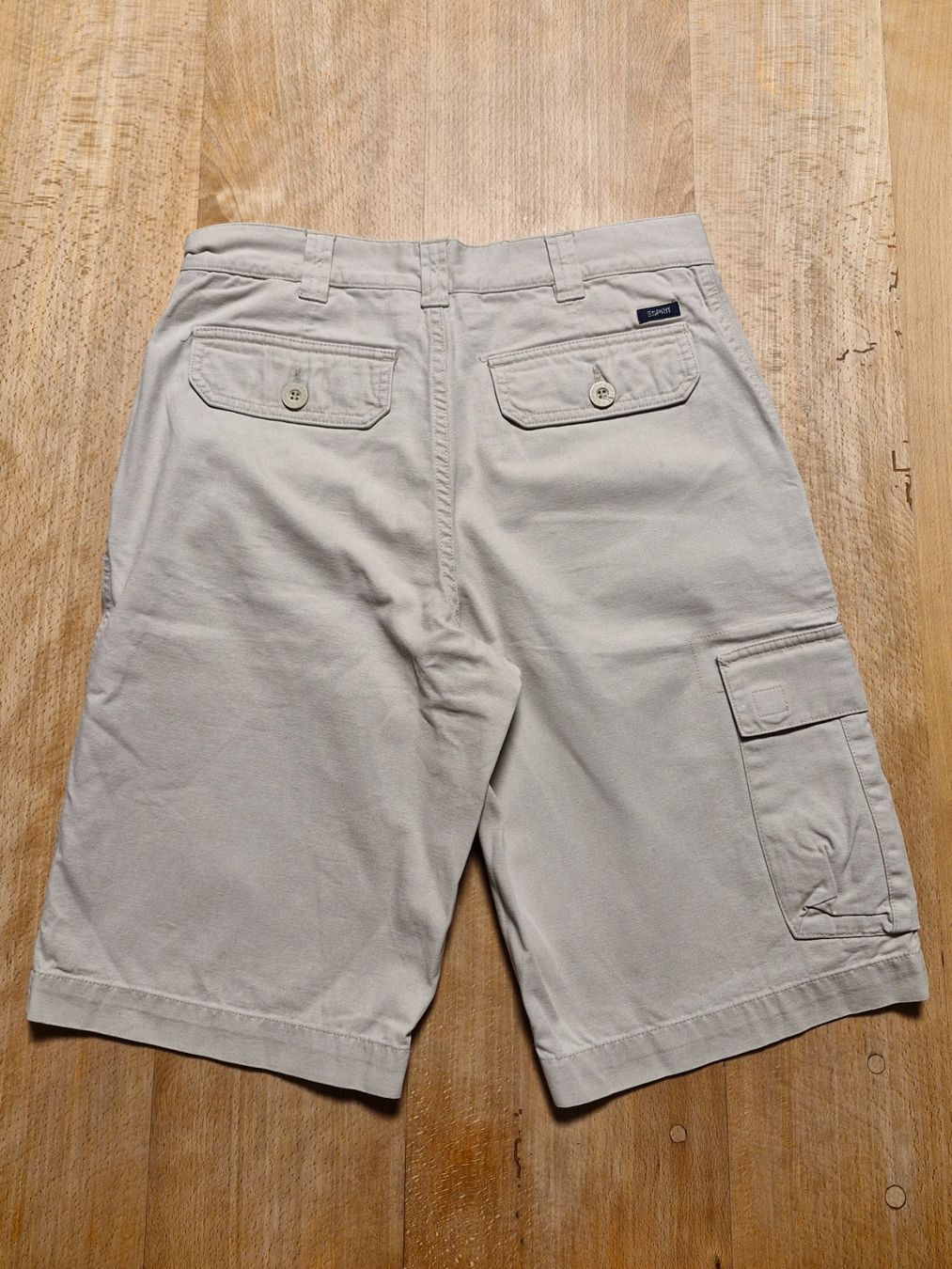 Esprit Hosen: Esprit Sommer Shorts Cargo Vintage, Grösse 29 ab 1.- – Gebraucht aus Wiesendangen von enbtracked 1