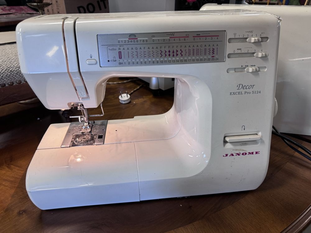 Janome Decor Exel pro 5124 Nähmaschine | Kaufen auf Ricardo