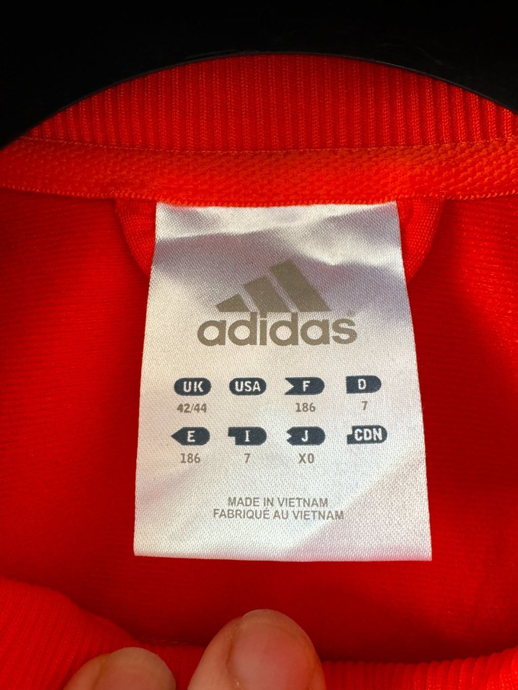 Adidas Giacche: Adidas track jacket 186 men L – Usato da Neuchâtel venduto da _Easy_to_Find_ 2