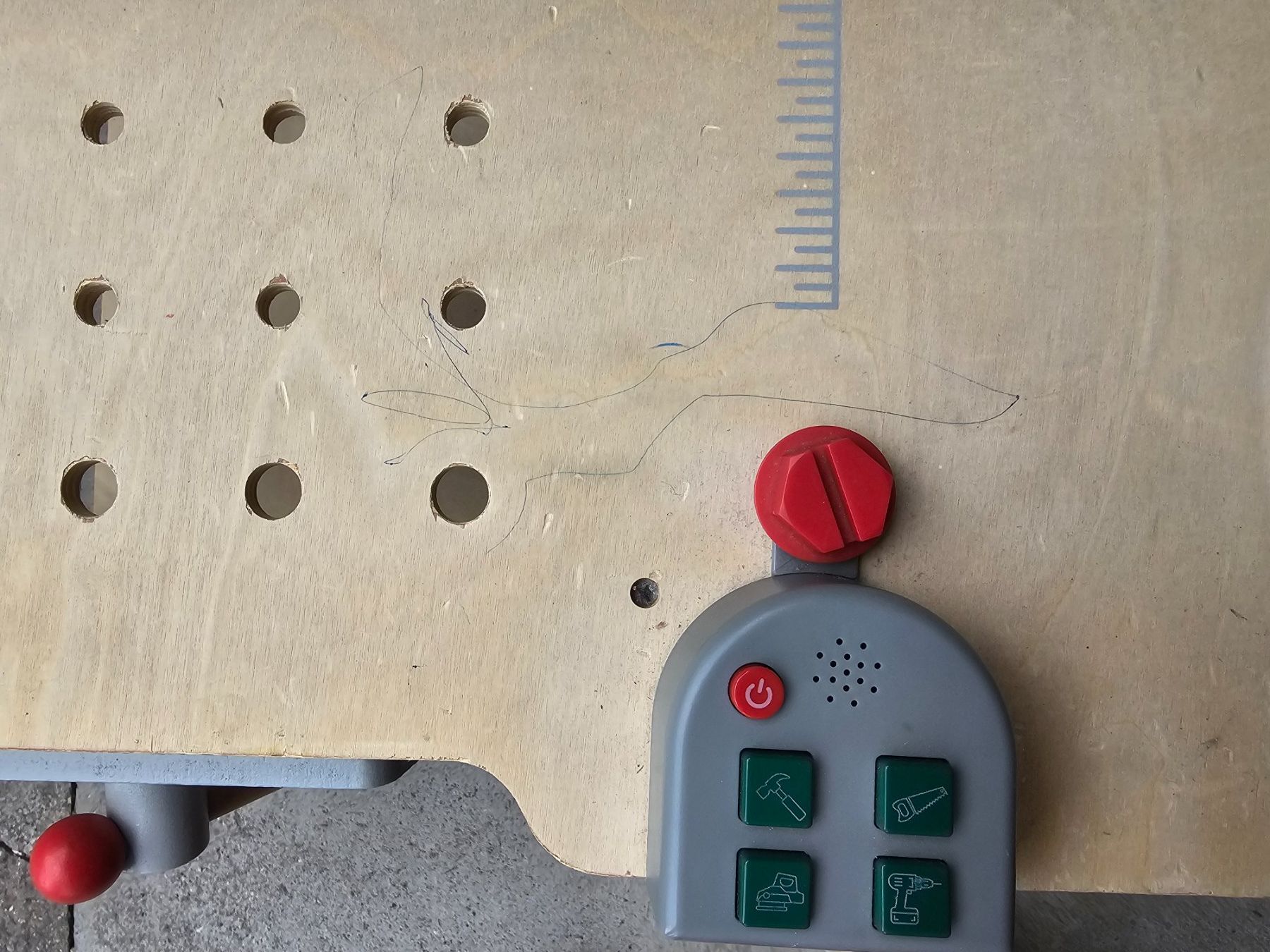 Spielzeuge: Holzwerkstatt/ Werkbank Kinder mit Zubehör – Gebraucht aus Frauenkappelen von Iceman 4