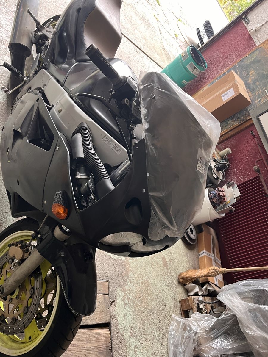 Yamaha Strada: Yamaha FZR 1000 – Difettoso da Courtetelle venduto da Adonia4 6
