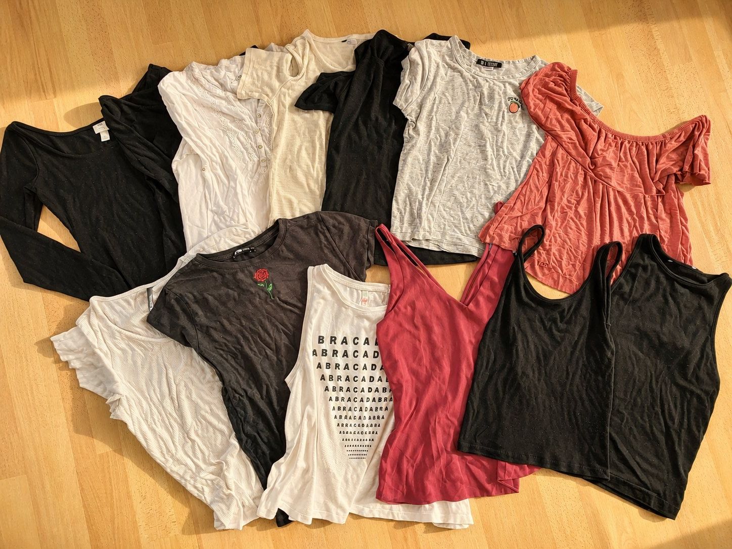 Kleiderpakete: Grosses Damen Kleiderpaket, Grösse S/36 – Gebraucht aus Eggiwil von kariiina