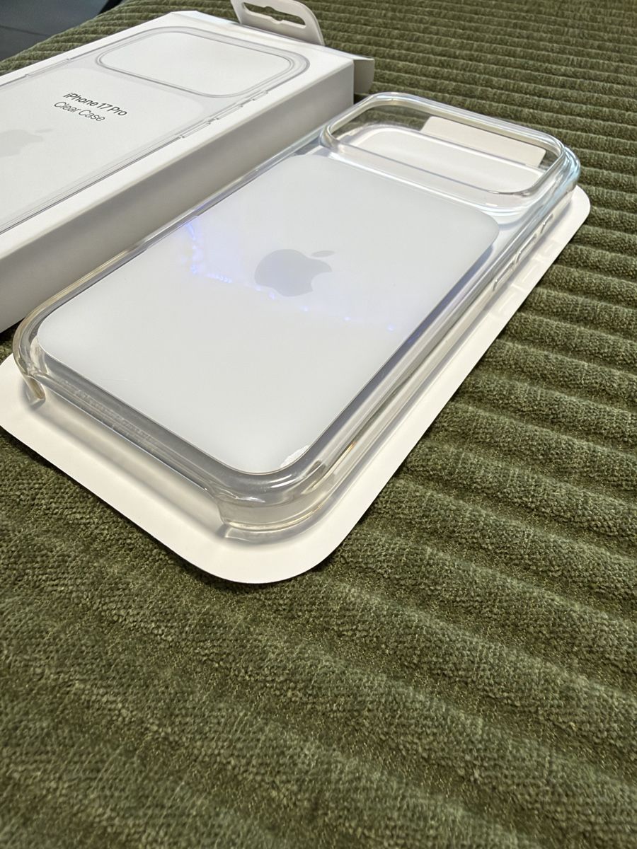 Apple Coques & Protection écran: Apple Case iPhone 17Pro  – D'occasion à Steinhausen par Global-investment 2