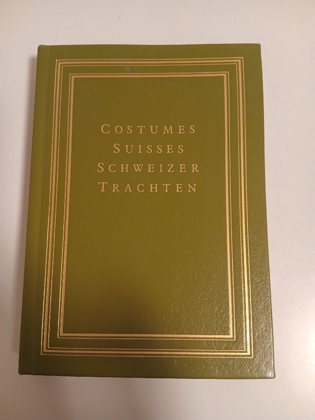 Bücher: Costumes Suisses - Schweizer Trachten – Gebraucht aus Belfaux von frifri500