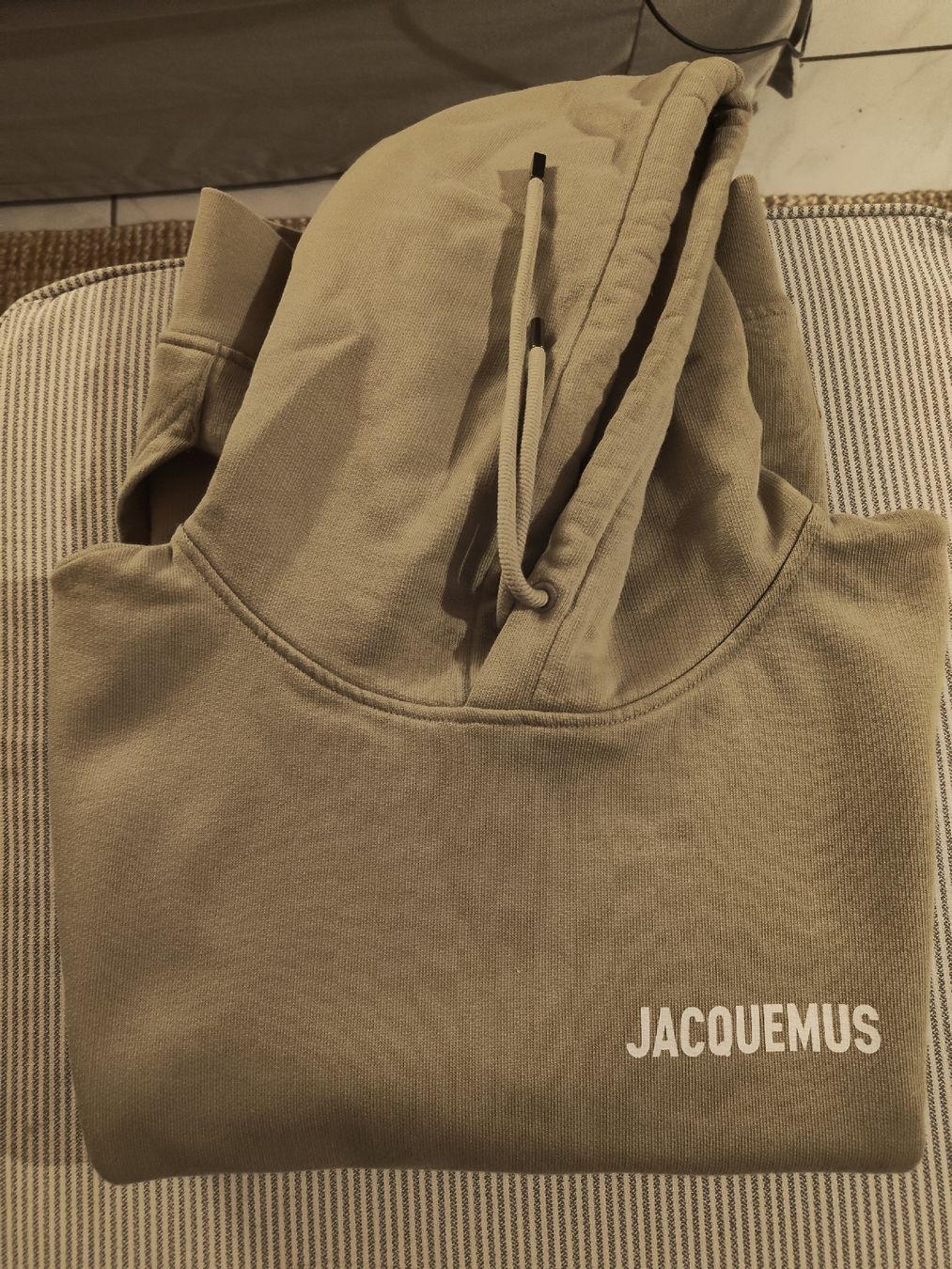 Jacquemus Maglioni & Felpe: Pull Jacquemus- Confortable et stylé – Usato da Tesserete venduto da dav_fb6y 1