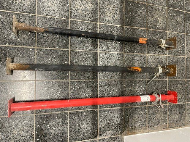 Tutti gli attrezzi: Schalungsstützen Set – Usato da Niederrohrdorf venduto da Jaegermeister1