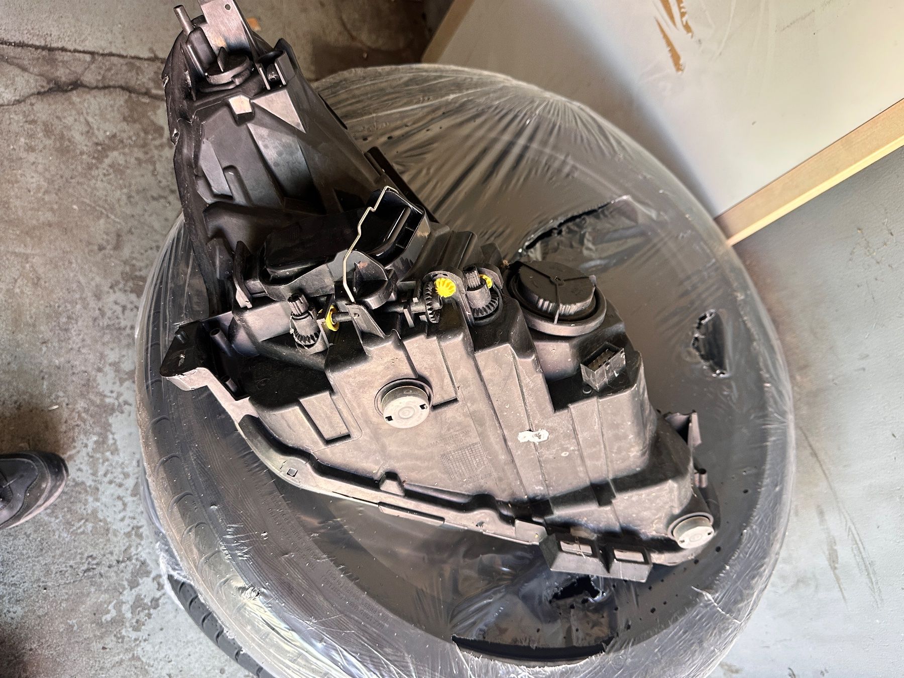 Opel Fari: Opel Corsa D Scheinwerfer links, gebraucht, – Usato da Oensingen venduto da 071089 6