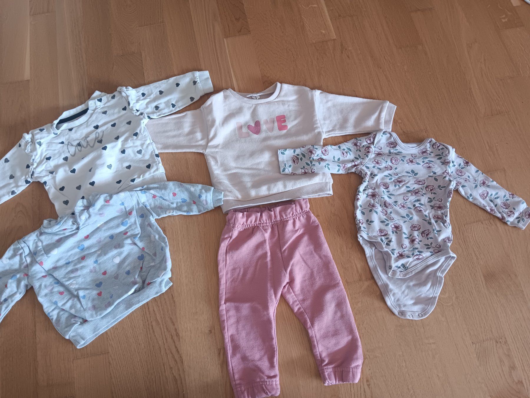 Kleiderpakete & -sets: Baby Kleider Paket ,Gr.74 /80 – Gebraucht aus Oftringen von WufffWuff