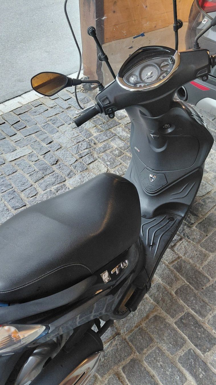 Piaggio Scooter: Piaggio Fly 125 Roller blau mit Windschutzscheibe – Usato da Schönenberg ZH venduto da Rioja12346 4