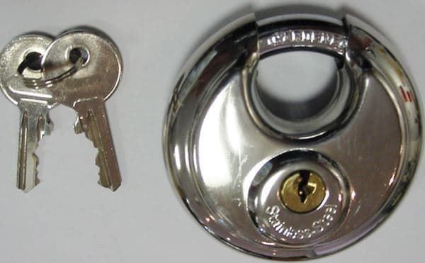 Lucchetti: Diskus-Schloss "T901" Durchmesser 70mm mit 2 Schlüsseln – Nuovo e nell'imballaggio originale da St. Gallen venduto da schnaeppchen-preise 2