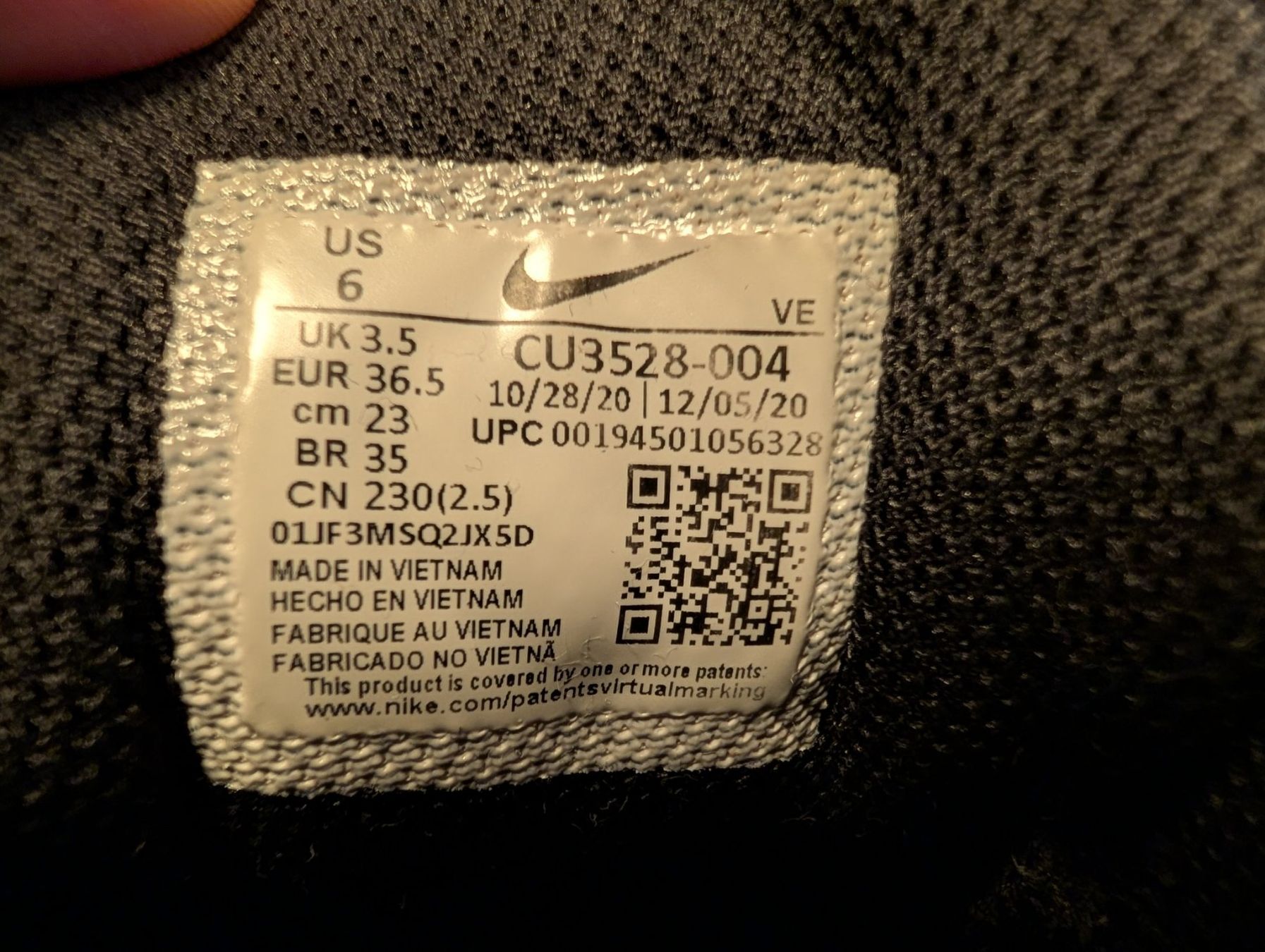 Nike Scarpe per ragazzi: 2x Turnschuhe Nike Grösse 36.5 – Usato da Ehrendingen venduto da tdz1980 5