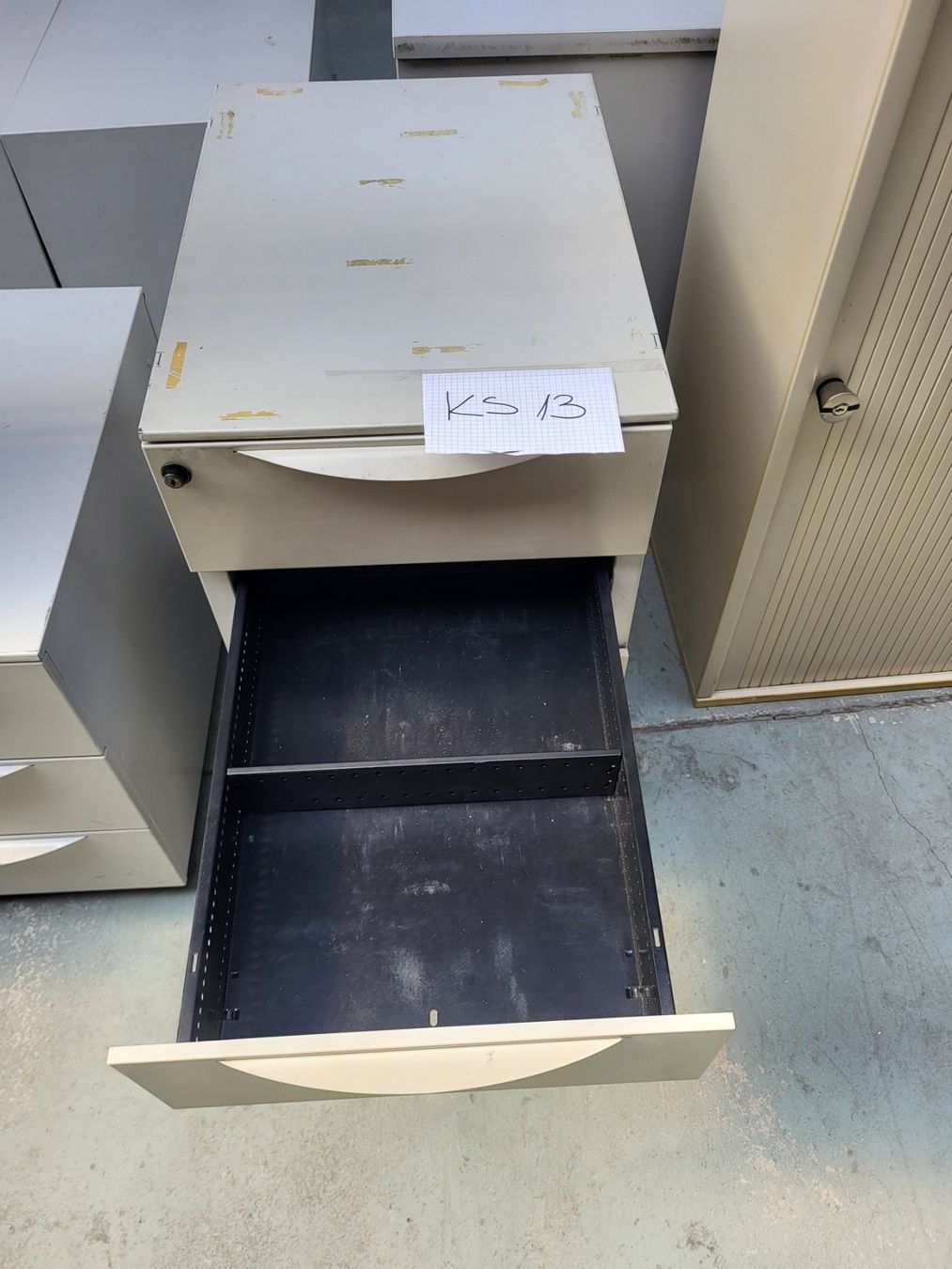 Contenitori edile: Büro-Standcontainer/ 4 Schubladen – Usato da Diessenhofen venduto da Osio 2