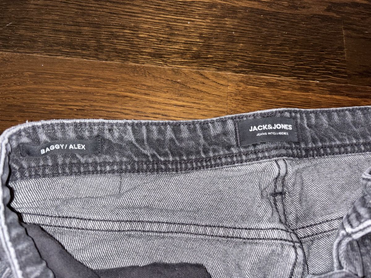 Jack & Jones Jeans: Jack&Jones Jeans grau – Usato da Winterthur venduto da beijaflor777 1