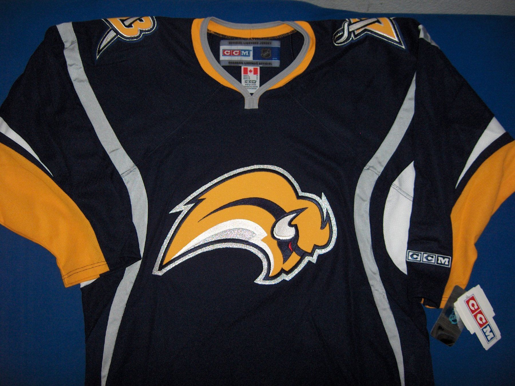 NHL Canottiere & Pantaloni: NHL / Hockey Jersey - Medium - Men's – Nuovo e nell'imballaggio originale da Arch venduto da Seil818
