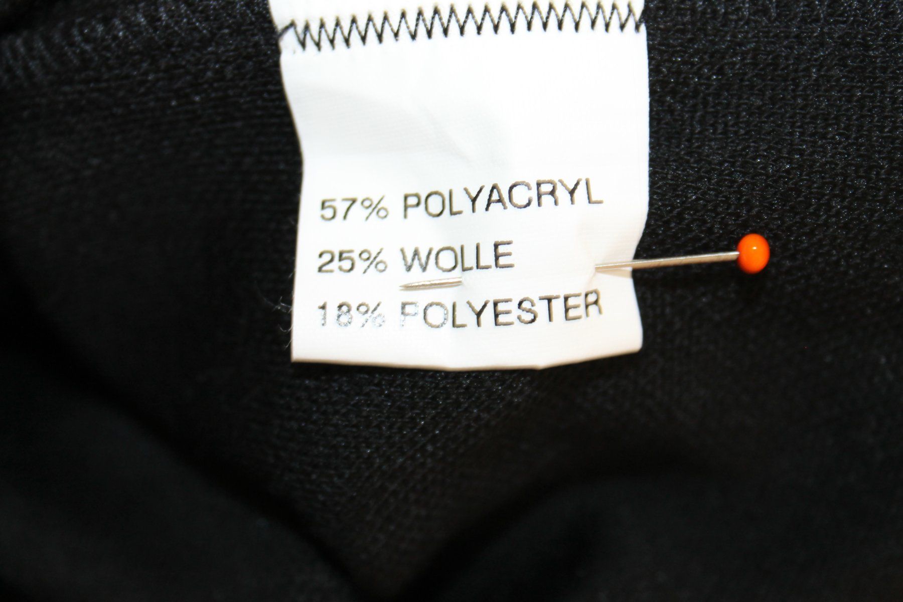Pullover & Sweatshirts: Rollkragen-Pullover von *ESSENTIEL* – Gebraucht aus Schaan von antikes_und_kurioses 5