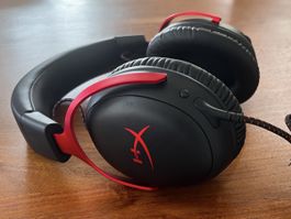 HyperX Cloud III Schwarz/Rot Gaming-Kopfhörer, ohne Mikrofon