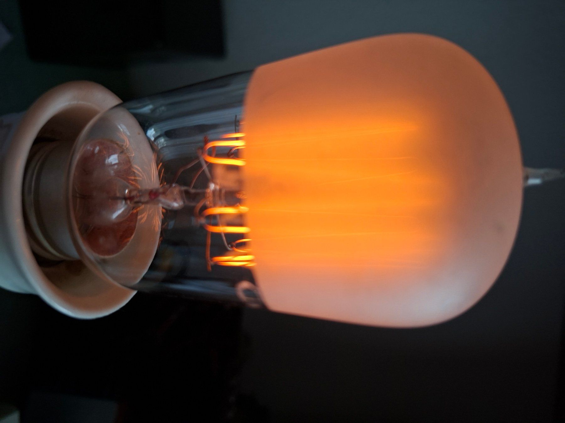 Lampade: Osram Metallfadenlampe  sehr alt – Usato da Cham venduto da Owin1