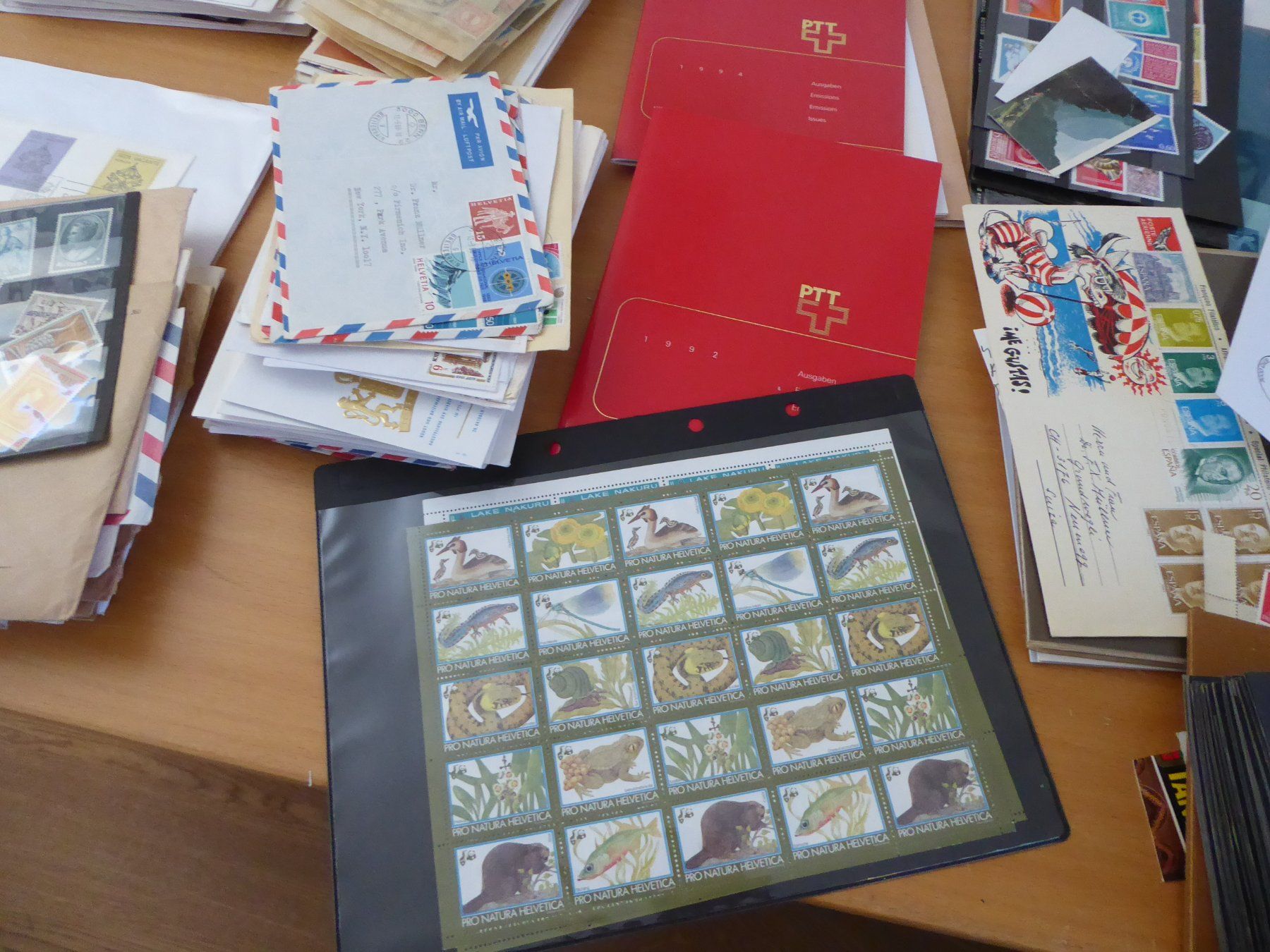 Tutti i francobolli: Wundertüten Kiste Briefmarken anschauen – Usato da Rothrist venduto da swisstools 4