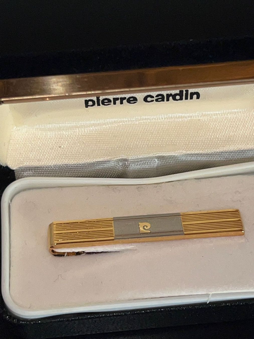 Spille & Fermagli: Pierre Cardin Krawattenklammer mit Etui – Usato da Winterthur venduto da Dejv 1