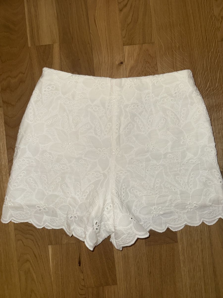 Zara Pantaloni: Zara Spitzen Shorts – Nuovo (secondo la descrizione) da Zürich venduto da Koller.S