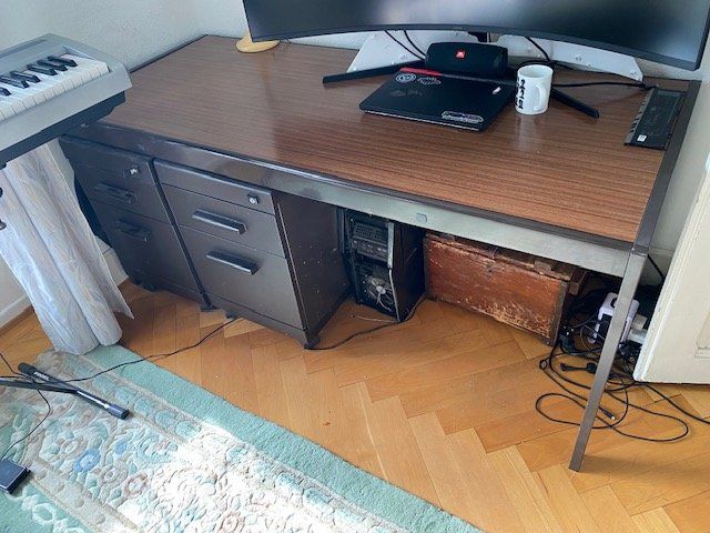 Scrivanie: 1 bureau moderne et 2 éléments mobiles – Usato da Lausanne venduto da fif_8dgg