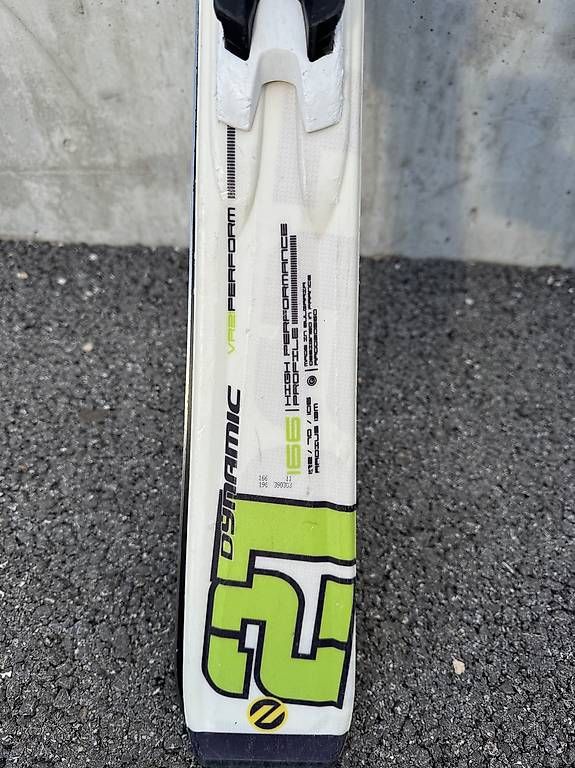 Skis: Ski Dynamic avec fixation Atomic – Gebraucht aus Perroy von vivelavente 1