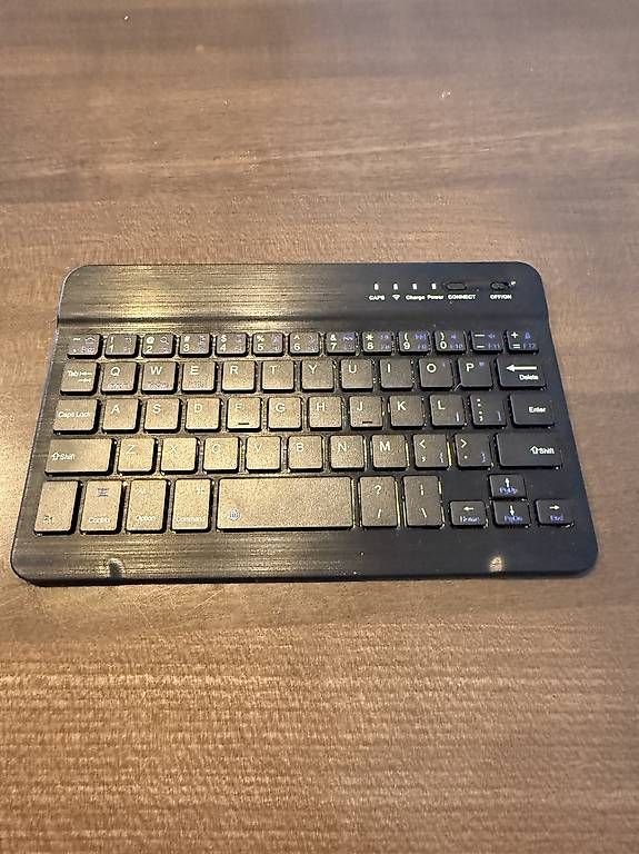 Tastaturen: iPad mini Tastatur – Gebraucht aus Ebikon von Bubich